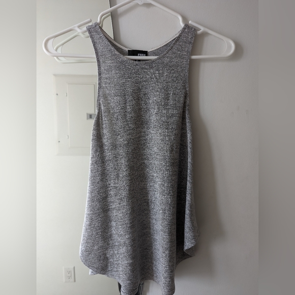 Aritiza shirt bundle - Picture 5 of 9